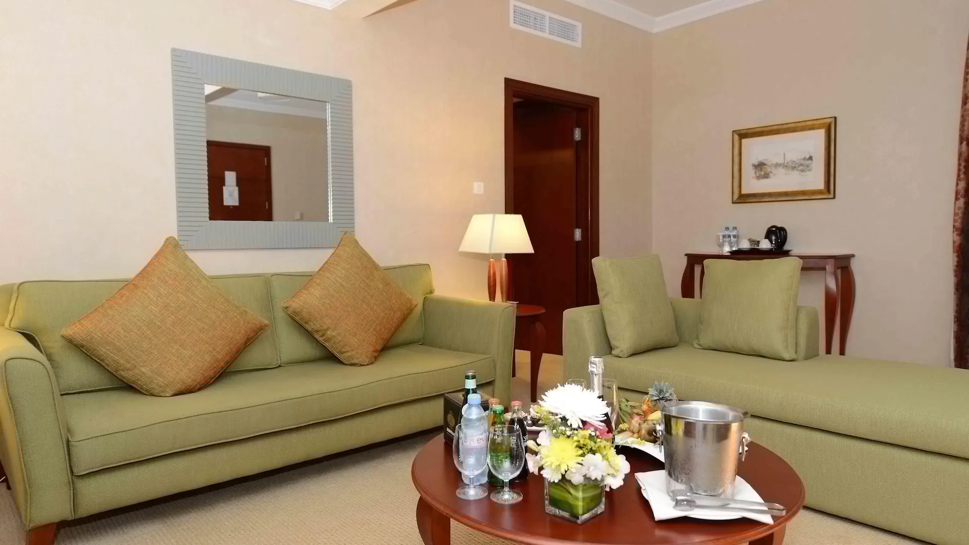 דובאי Donatello Hotel 4*,  איחוד האמירויות הערביות