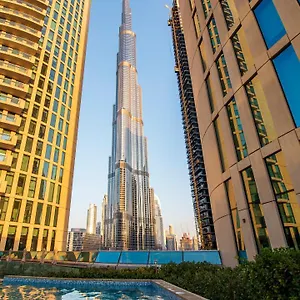 Walk To Dubai Mall 2Br With Skyline View Pool شقة